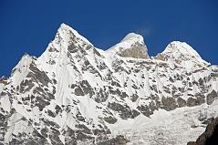 Rolwaling 05 03 Gauri Shankar South and North Summits From Between Beding and Na The Gauri Shankar south and north main summits poked above the south east ridge about 45 minutes after leaving Beding on the way to Na.